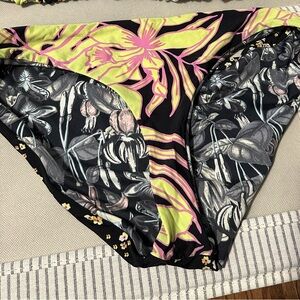 Maaji XL NWOT reversible